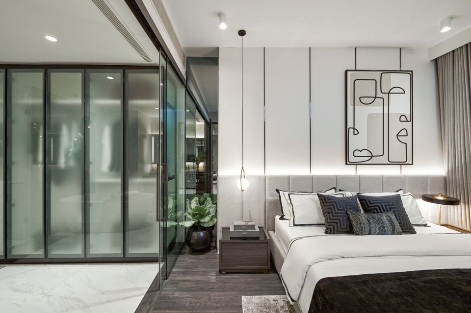 Tait Sathorn 12, Bangkok 4