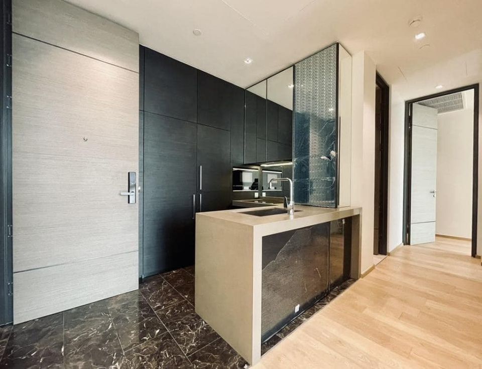 28 Chidlom, Bangkok 4