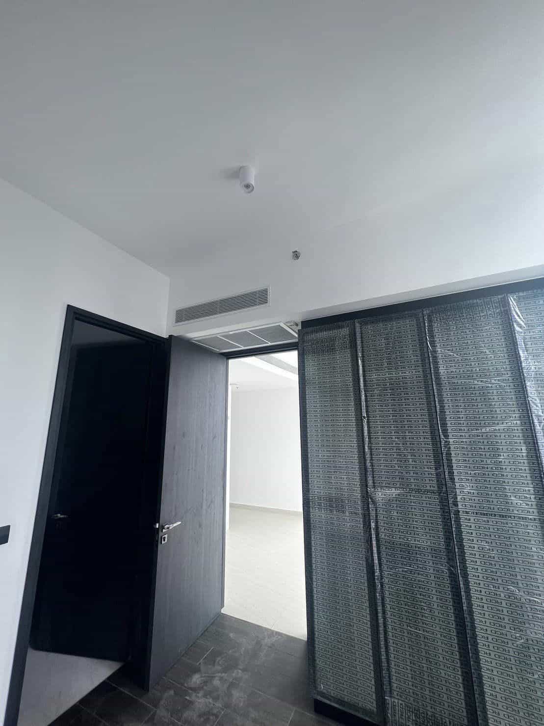 Tait Sathorn 12, Bangkok 3