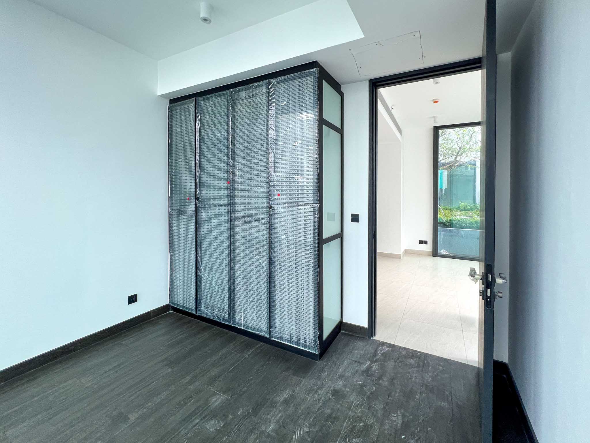 Tait Sathorn 12, Bangkok 4