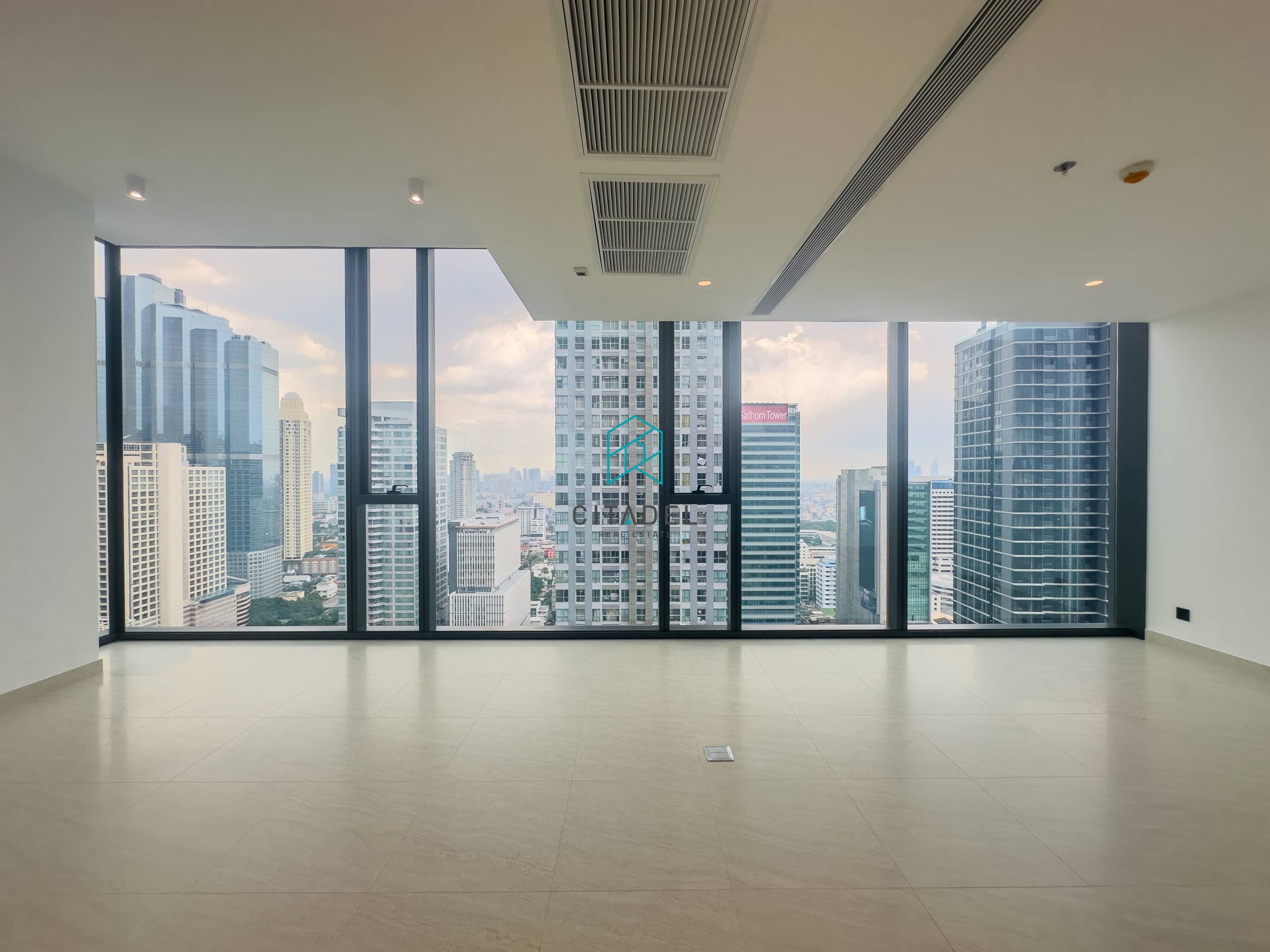 Tait Sathorn 12, Bangkok 4