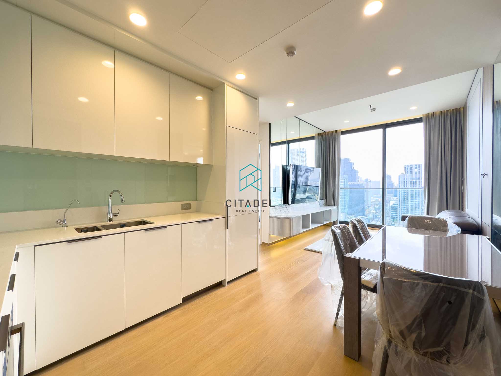 Anil Sathorn 12, Bangkok 4