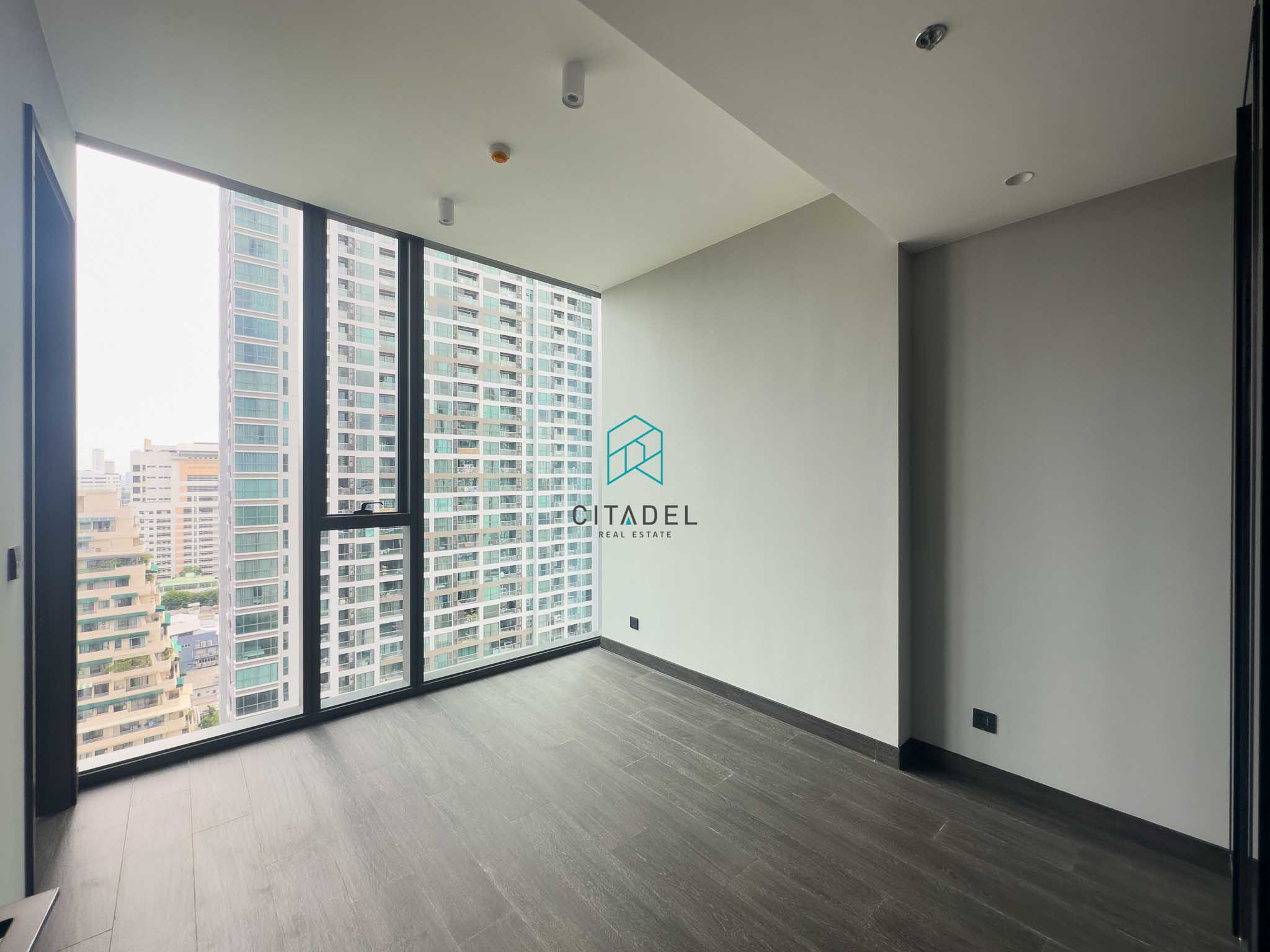 Tait Sathorn 12, Bangkok 5