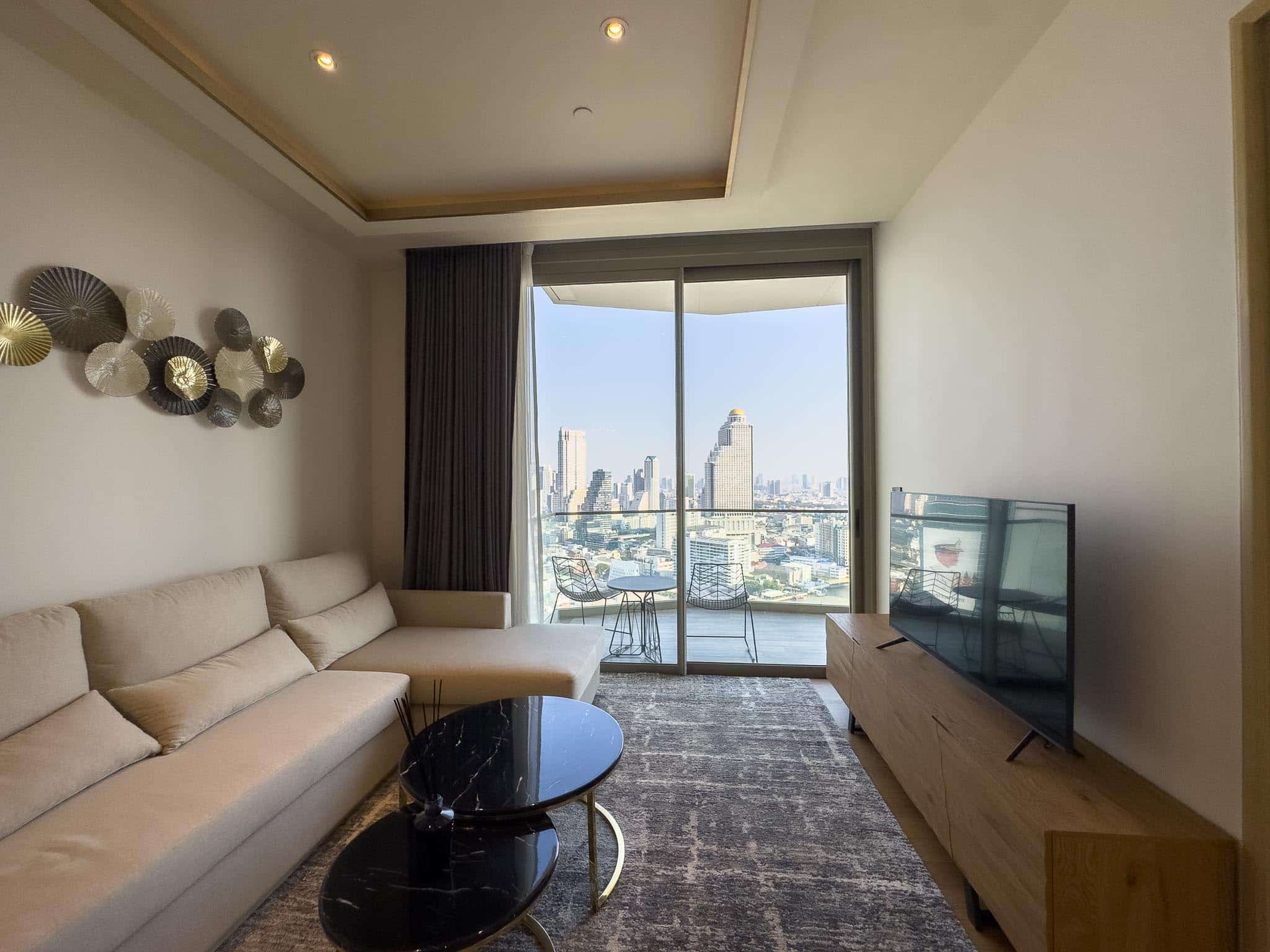 Magnolias Waterfront Residences, Bangkok 2