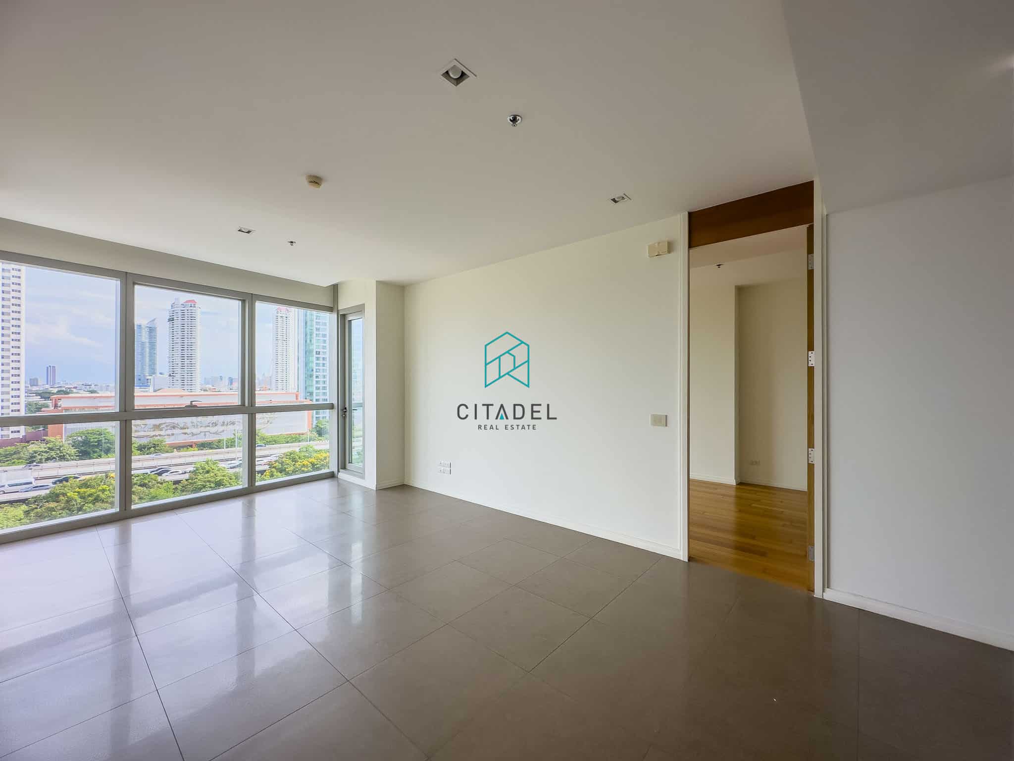 The River Condominium, Bangkok 1