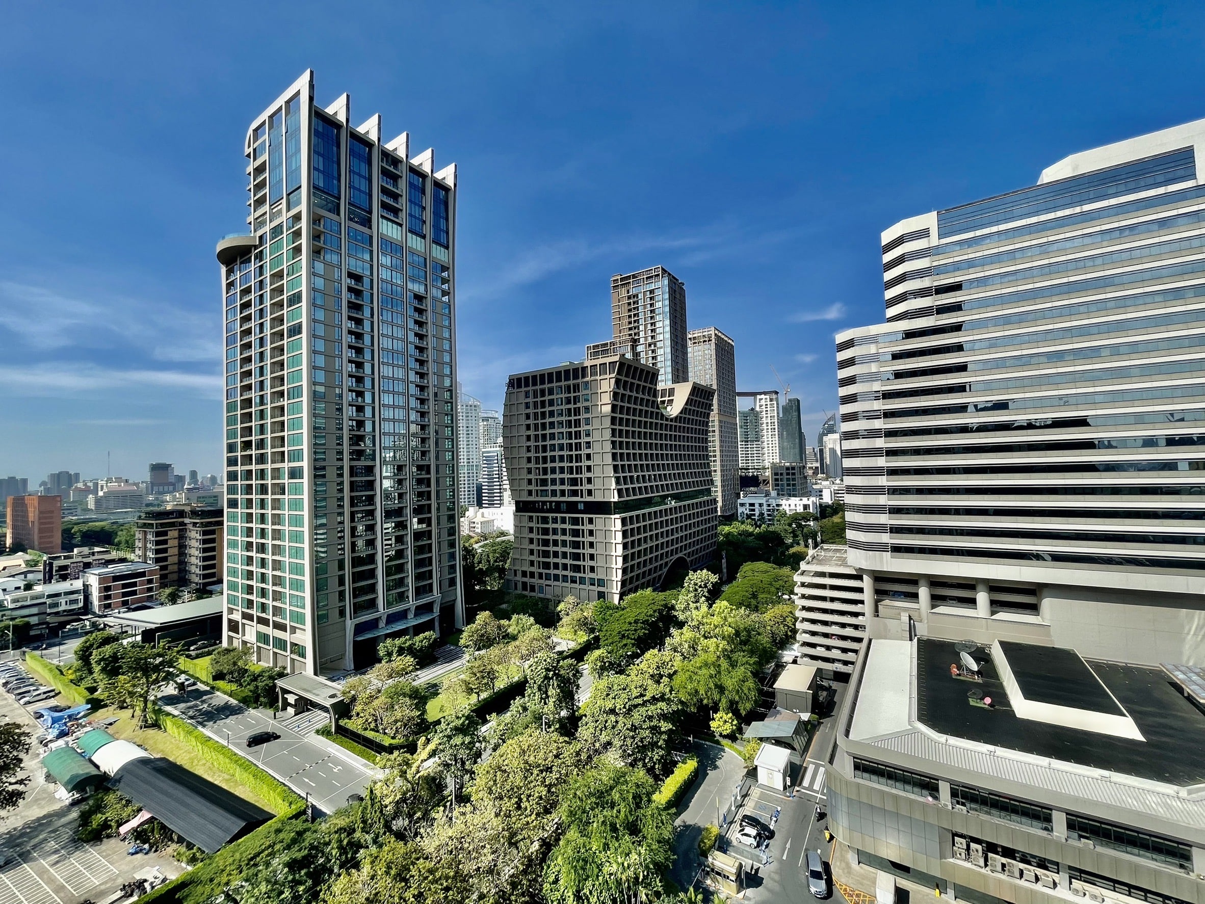 Muniq Langsuan, Bangkok 5