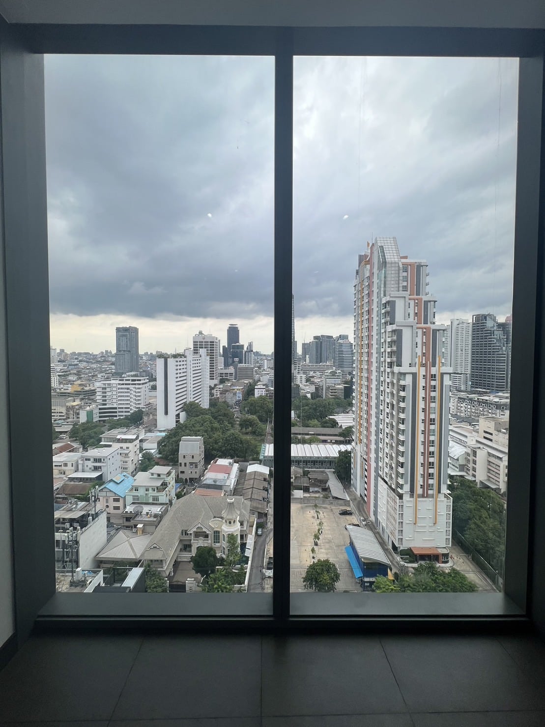 Tait Sathorn 12, Bangkok 3