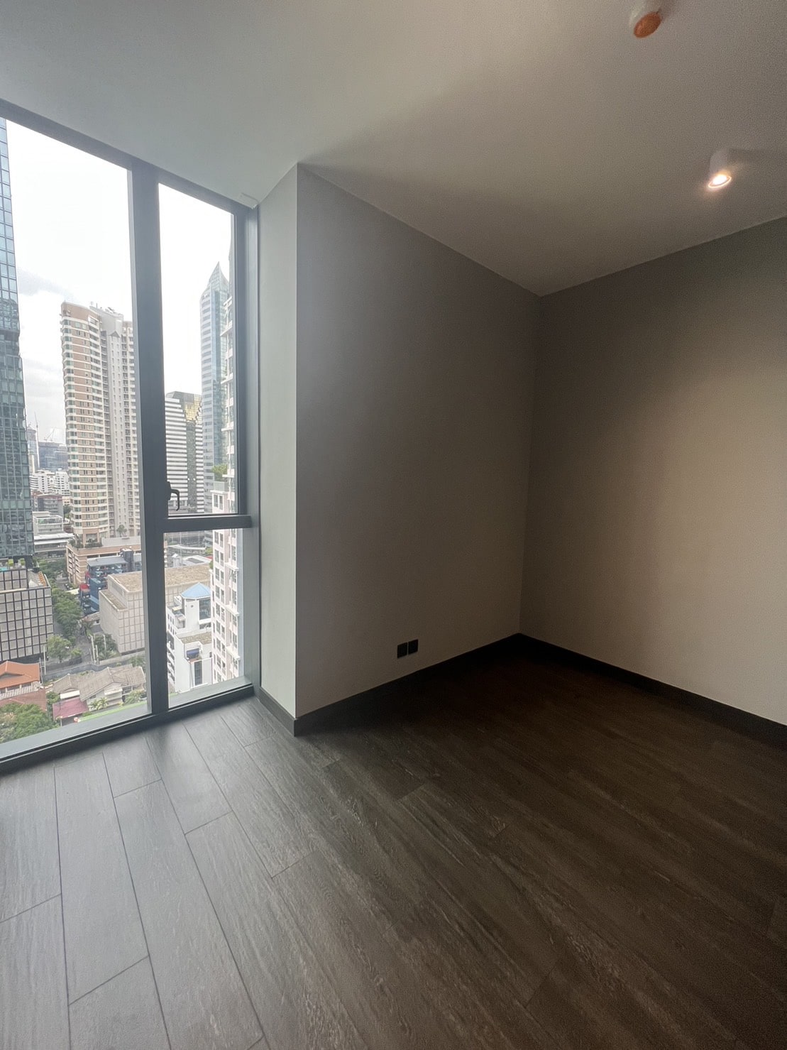 Tait Sathorn 12, Bangkok 2