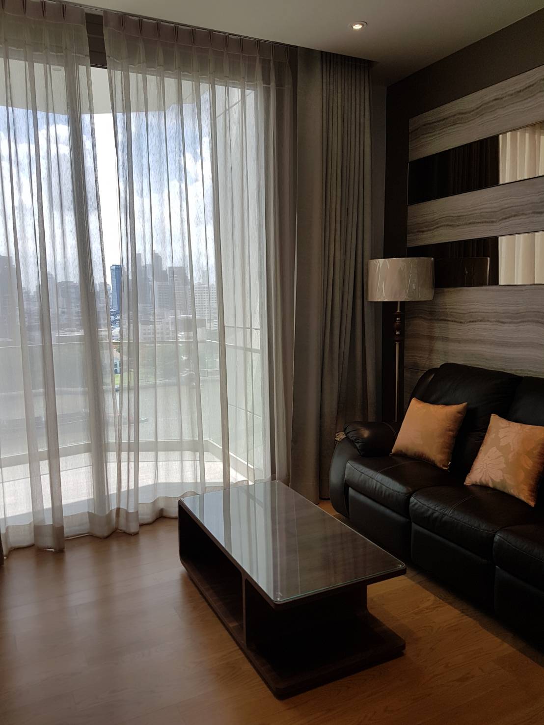 Magnolias Waterfront Residences, Bangkok 4
