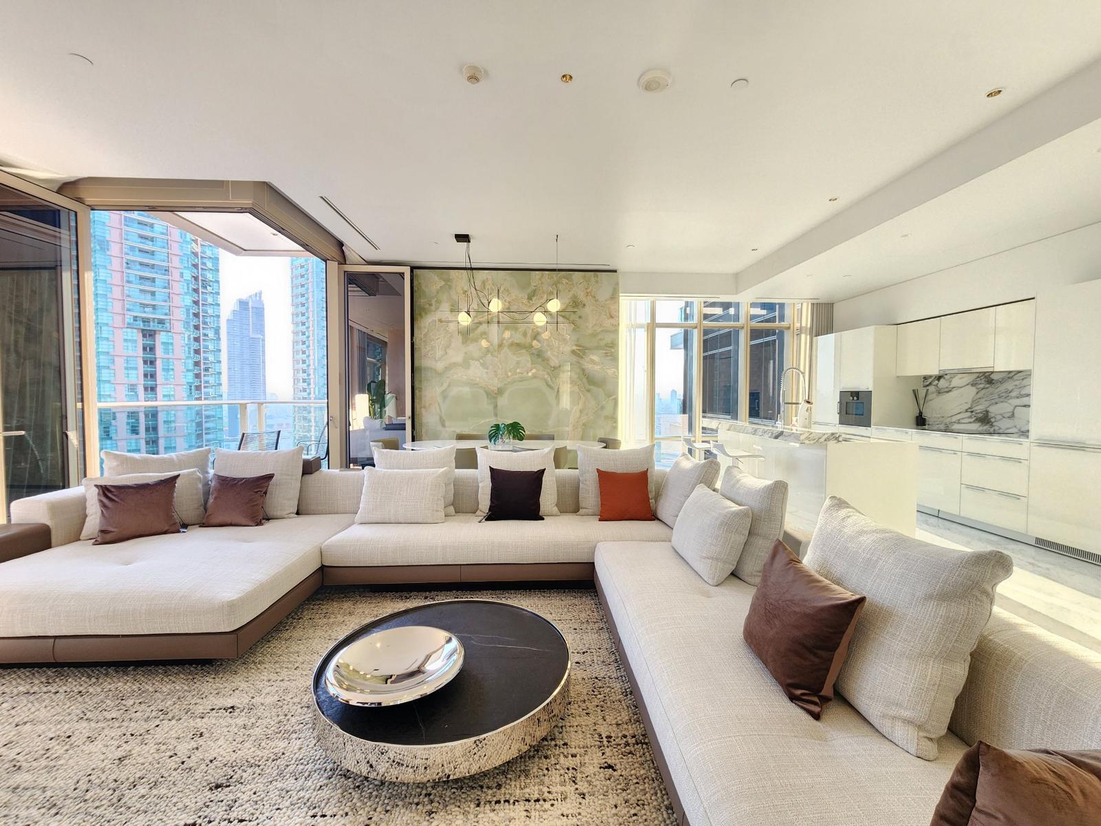 Four Seasons Private Residences, Bangkok 1