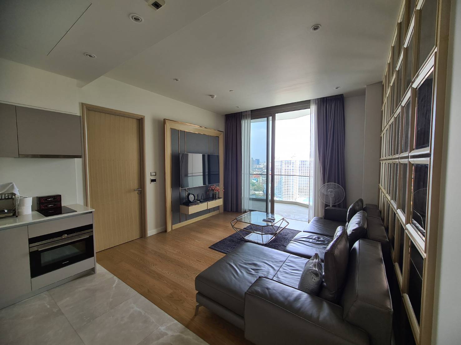 Magnolias Waterfront Residences, Bangkok 2