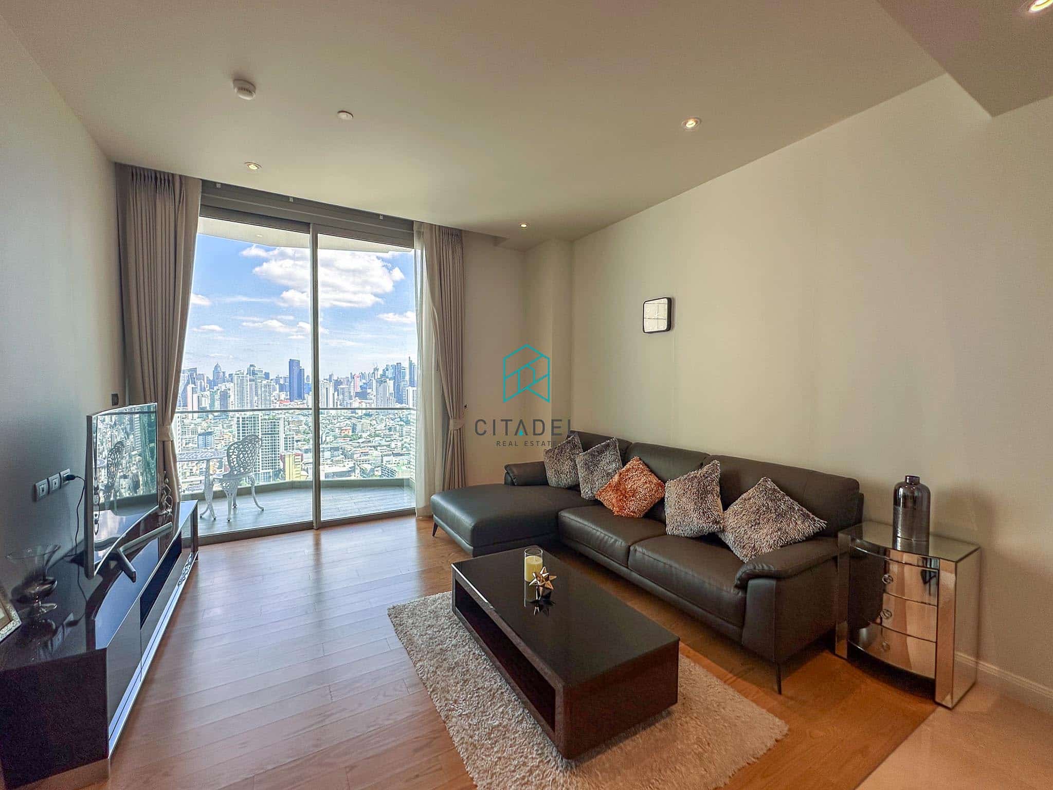 Magnolias Waterfront Residences, Bangkok 2