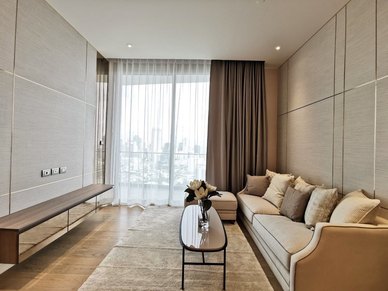 Magnolias Waterfront Residences, Bangkok 3