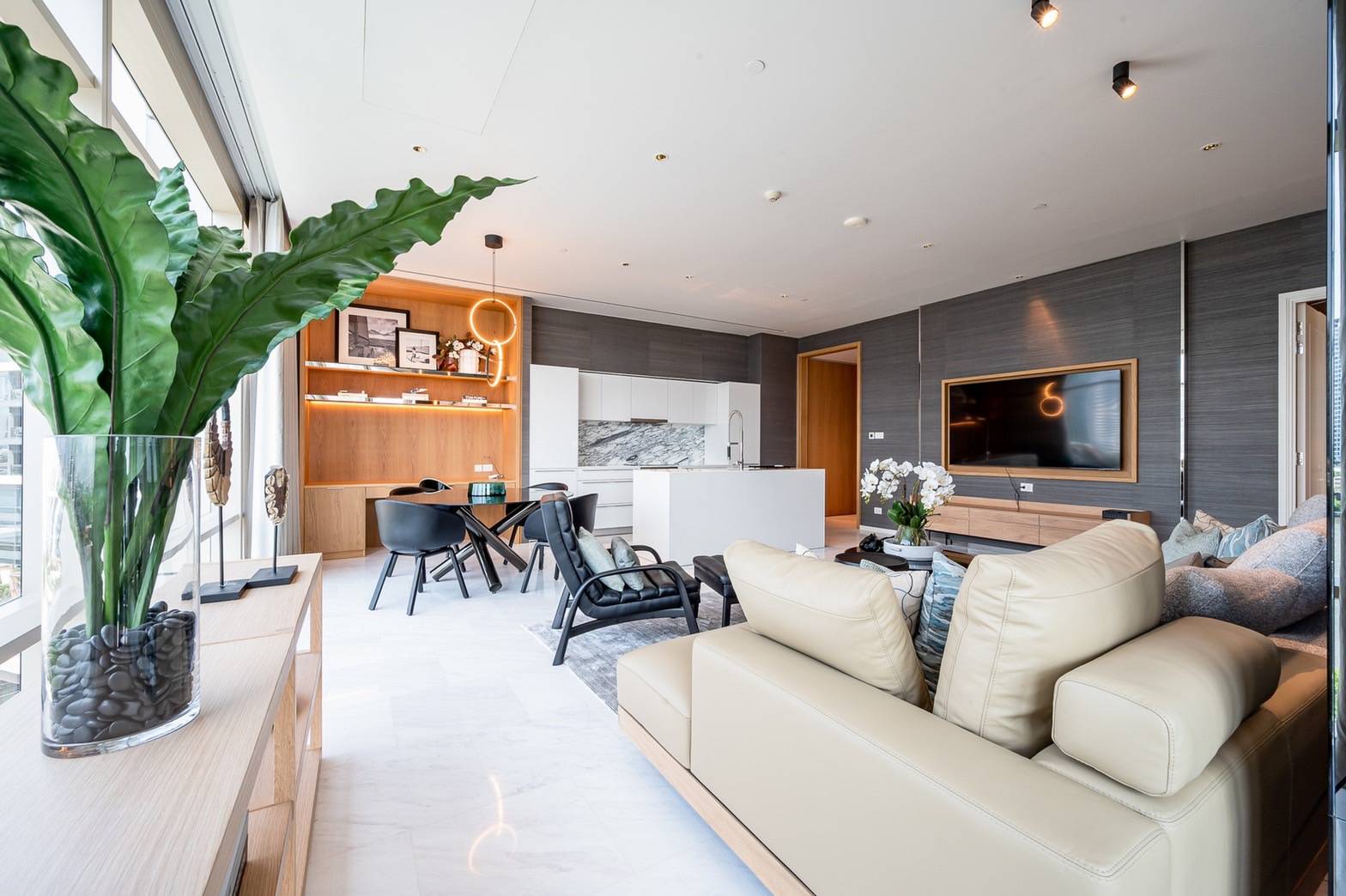 Four Seasons Private Residences, Bangkok 1